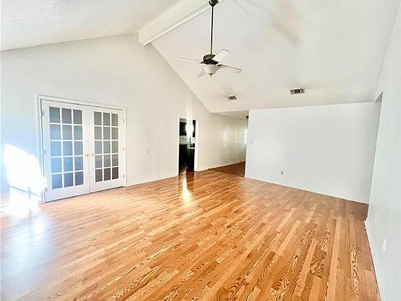 5th image of 26 Sydney Ct