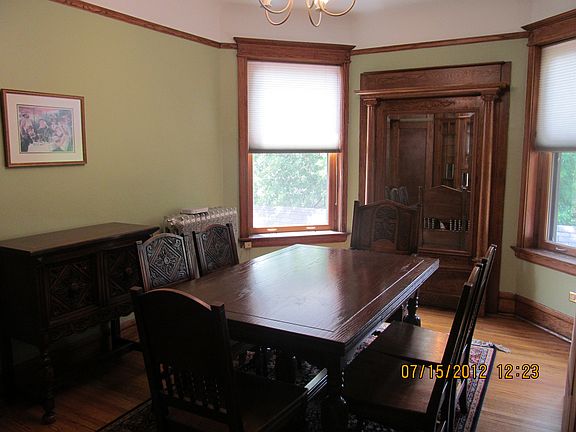 3rd image of 901 W Wrightwood Ave #3