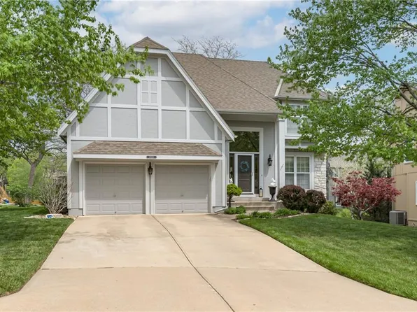 12221 S Gallery St, Olathe, KS 66062