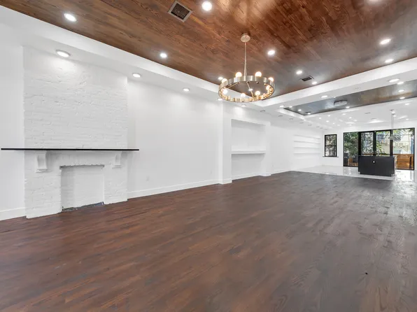 1085 Hancock Street image 4 of 37