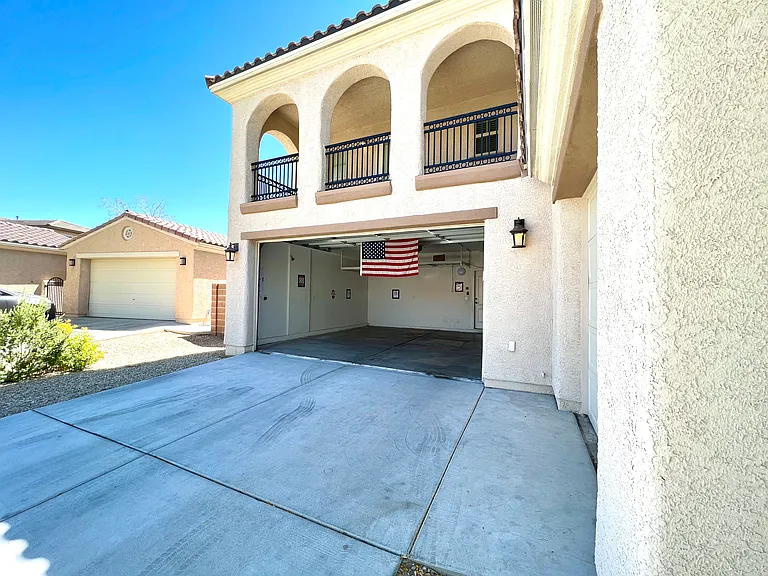 7140 Charter Crest St — Photo 105