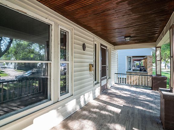 5th image of 1101 Pine Ave NW
