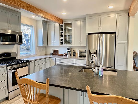5th image of 31 Cedar St