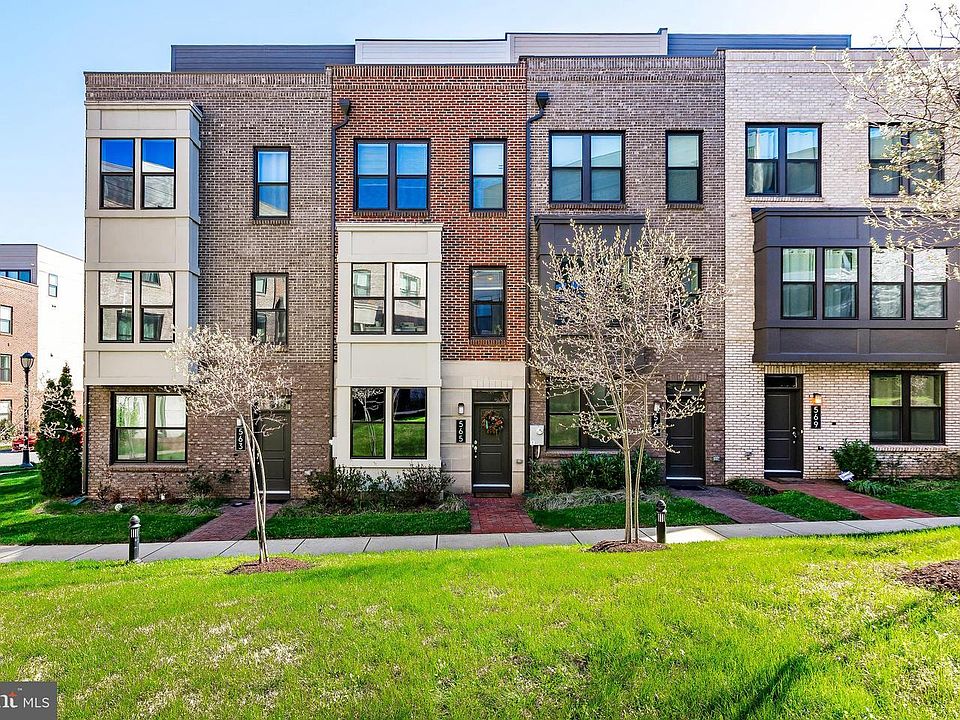 1st image of 565 Shorthorn Way