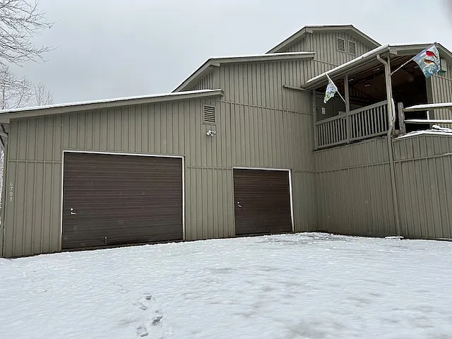 Front of Building (not part of Apartment)