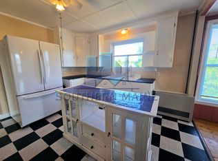 10 Grove St APT 4, Auburn, ME 04210