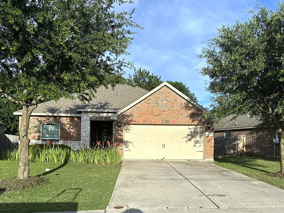 1825 Mesquite Ln