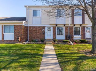 12768 Elaine Dr, Southgate, MI 48195