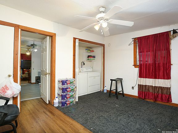 4th image of 270 E RUSSELL PL