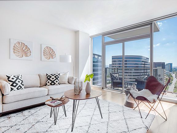 2nd image of 38 N Almaden Blvd Unit 1718