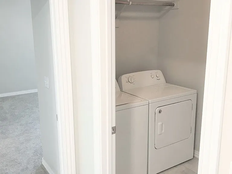 B3 (1-car) Laundry