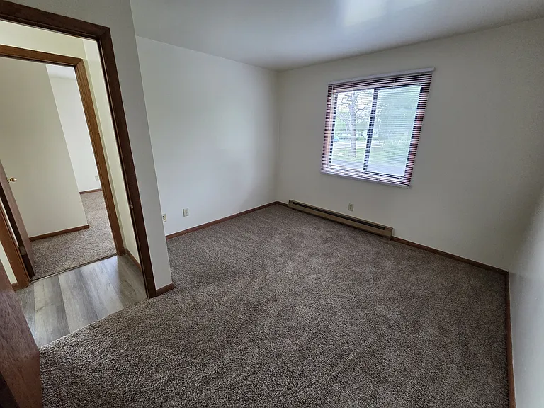 100 W Grove St #3 — Photo 3
