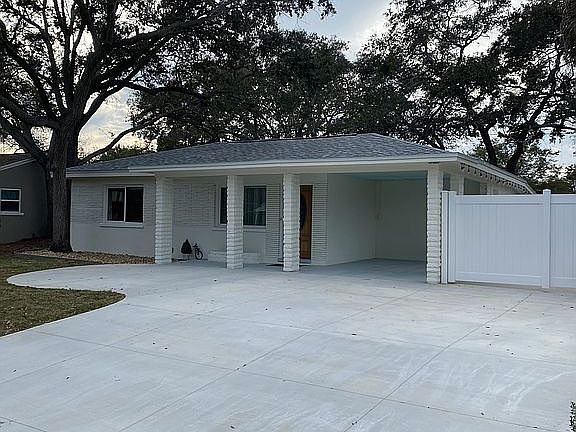2nd image of 1520 Santa Anna Dr