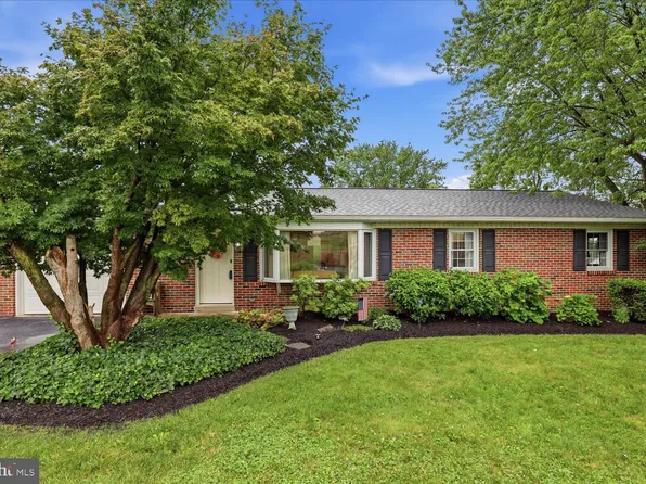 324 Southview Dr, Ephrata, PA 17522