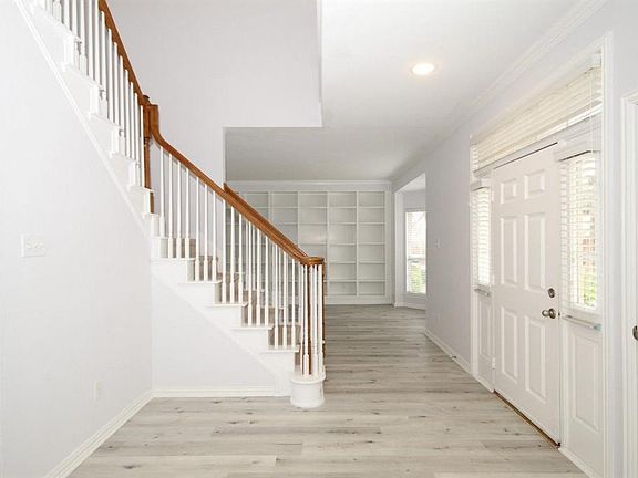 2nd image of 8609 Carlyle Dr