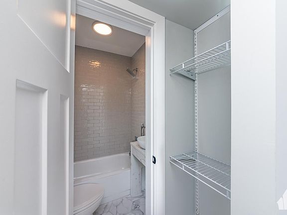 5th image of 507 W Belmont Ave #7