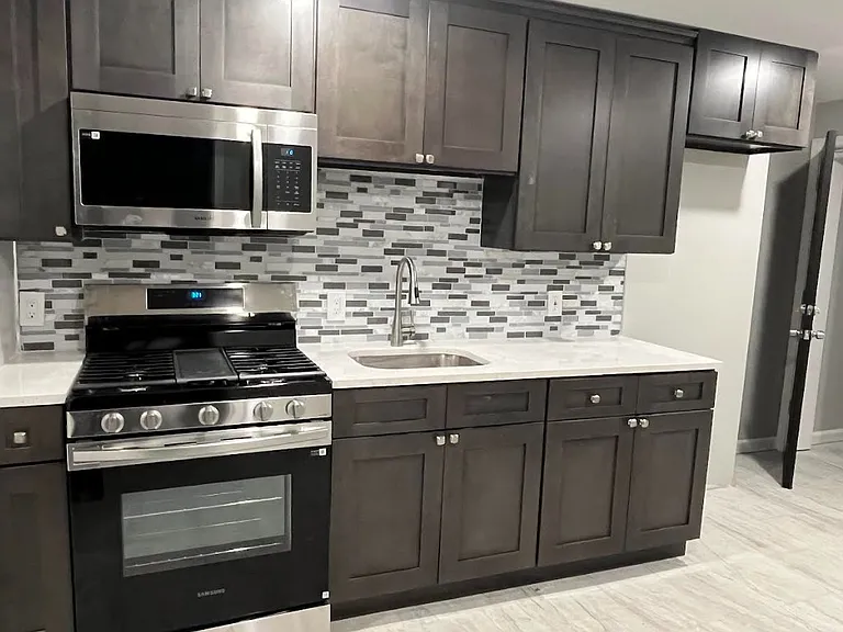215 Church St #1A — Photo 3