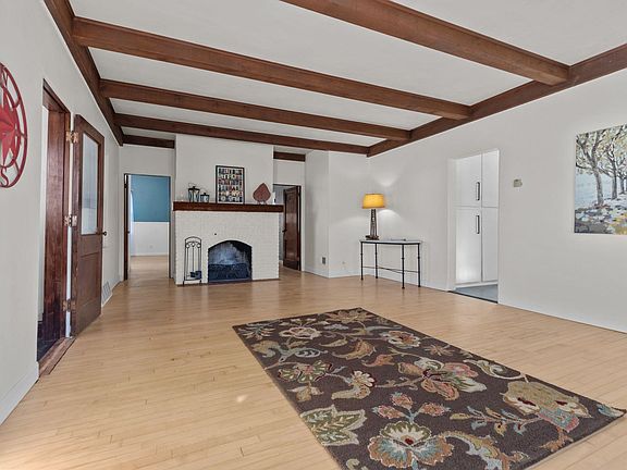 5th image of 1830 S Oneida St