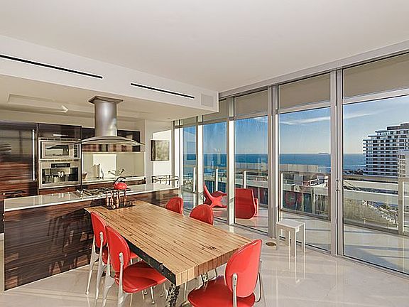 4th image of 3737 Collins Av #1303