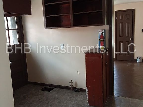 5th image of 4005 E 12th St