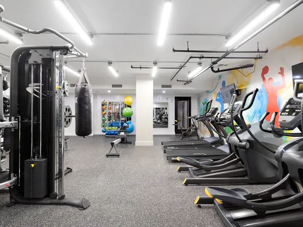 3707 Blackstone Avenue image 19 of 35