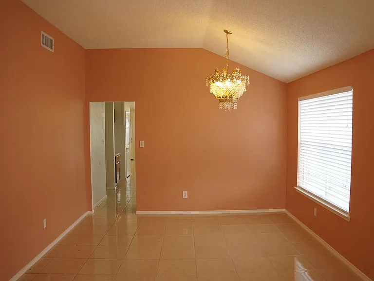 8000 Summer Sun Dr — Photo 7