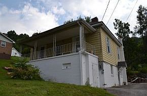 1st image of 318 W Craig St