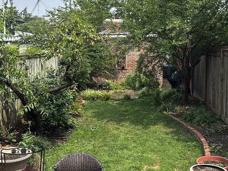 220 S Carolina Ave SE — Photo 13