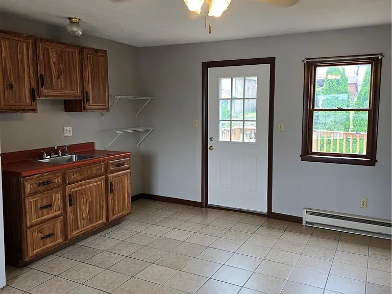 196 W Madison St #4 — Photo 5