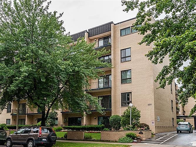 1st image of 221 N Kenilworth Ave APT 309
