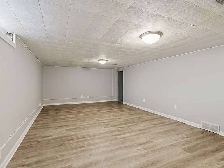 6416 Wilryan Ave — Photo 23