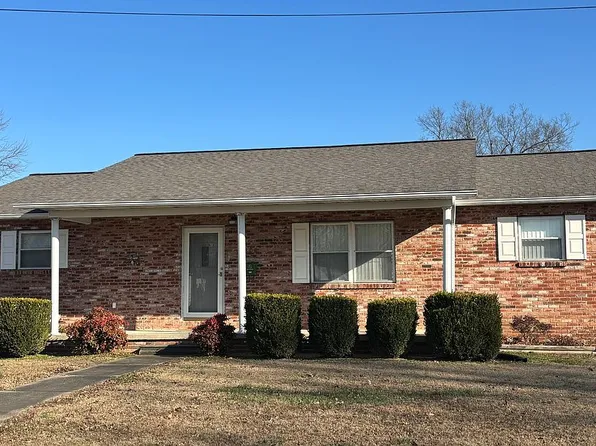 802 N Poplar St, Dexter, MO 63841