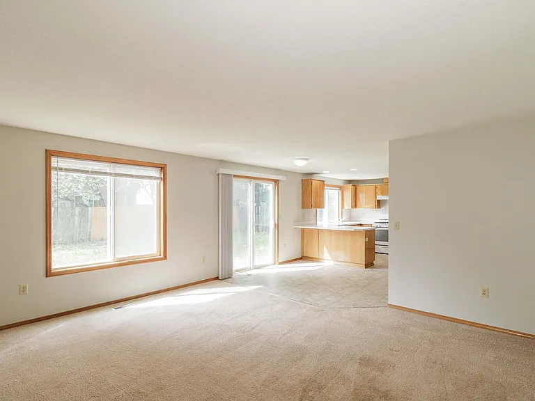 15709 NE 12th Way — Photo 16