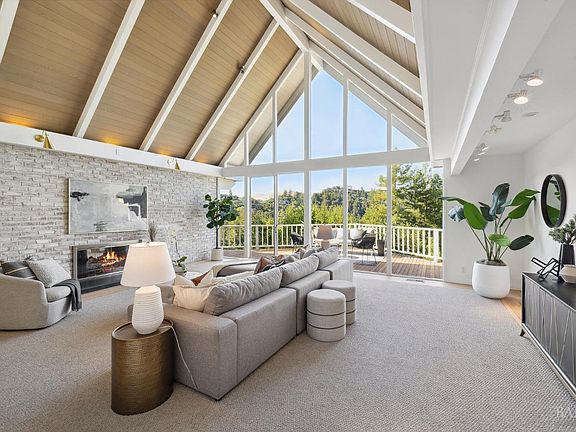 5th image of 90 Westwood Drive