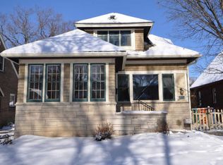 152 W Crawford Ave, Milwaukee, WI