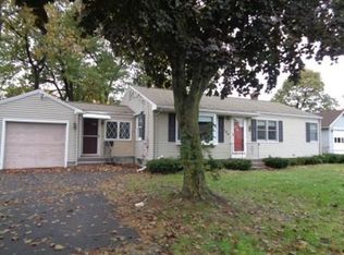 100 Oakwood St, Chicopee, MA 01020