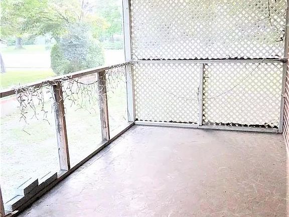 4th image of 516 Roanoke Ave
