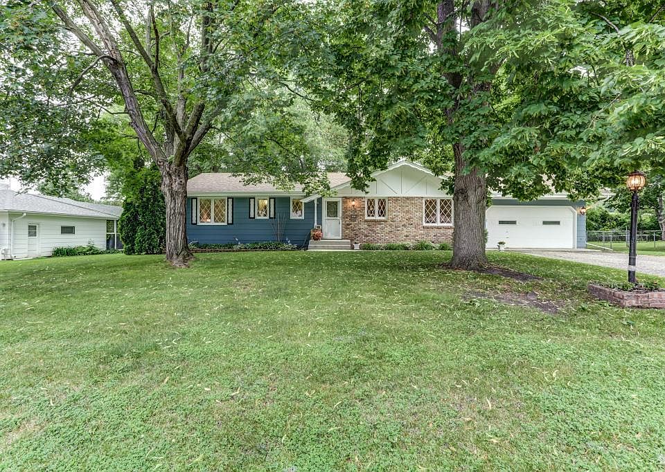 1st image of 4656 Deerwood Dr
