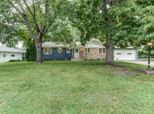 4656 Deerwood Dr, Minnetonka, MN 55343