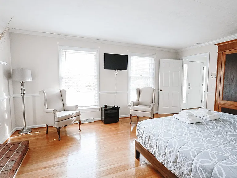 589 Moore Rd #B — Photo 13