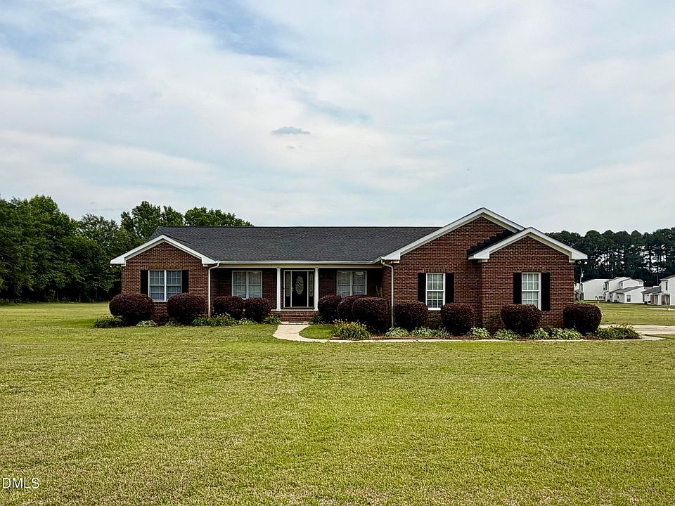 1st image of 800 Carolina Dr
