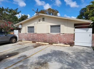 28 SW 8th St #1, Hallandale, FL 33009