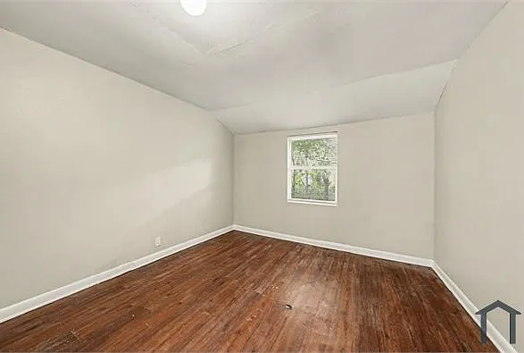 8716 N Blvd — Photo 22