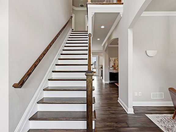 5th image of 2417 Rossini Pl