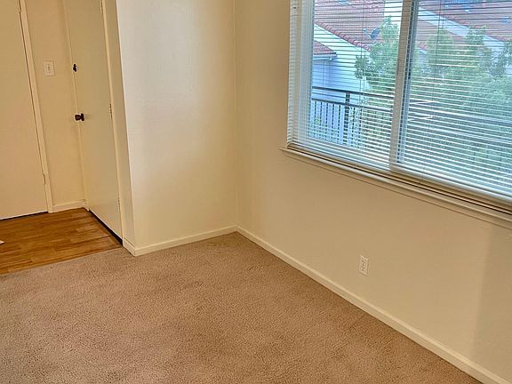 5th image of 1548 Hudson St #102-301