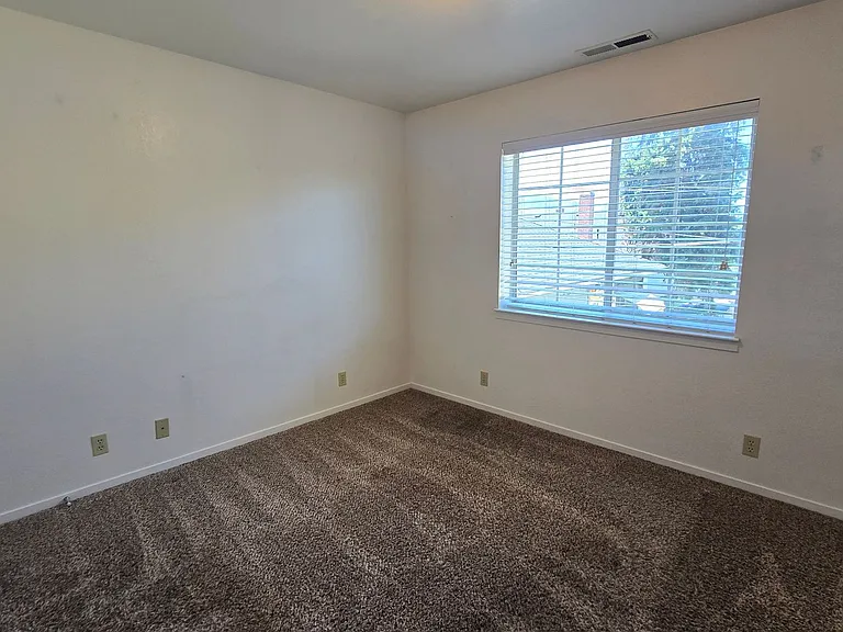 239 Cheney Street — Photo 16