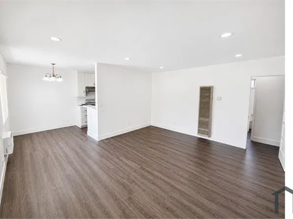 5550 Denny Ave, North Hollywood, CA