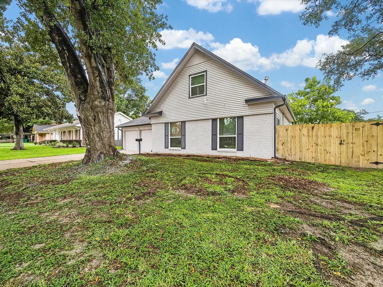 3 bed, 2.5 bath, 1175 sqft, $2,295 — Photo 1