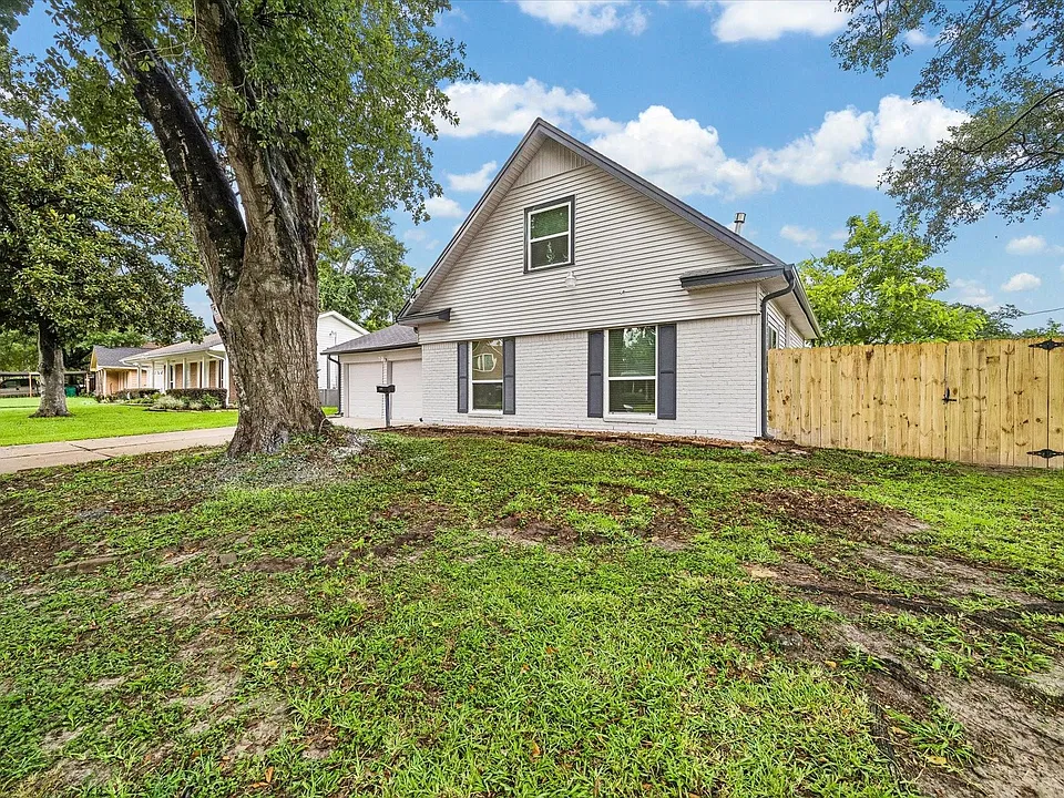 4114 Hill Oak Dr