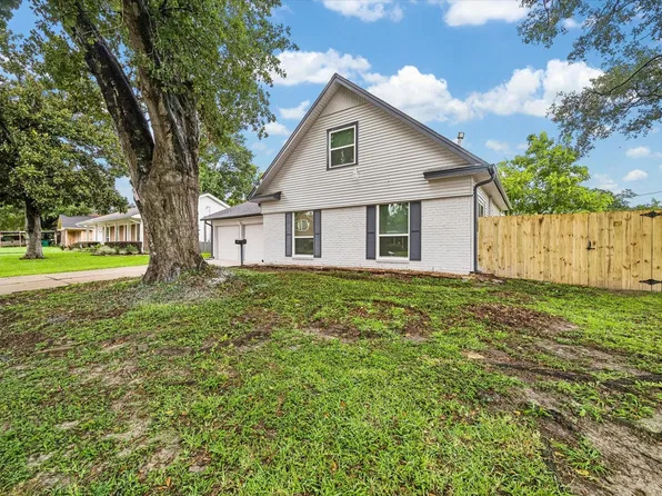 4114 Hill Oak Dr, Houston, TX 77092